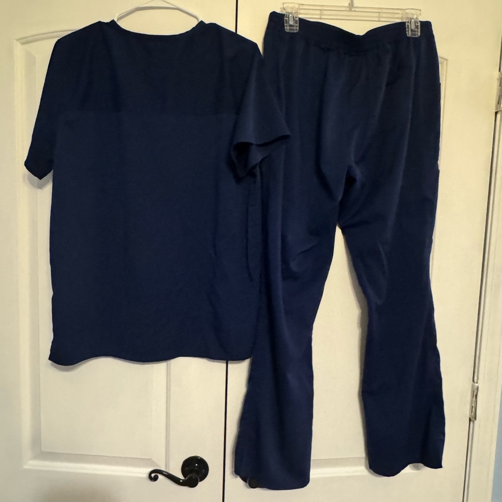 Healing Hands Navy Blue Women's Scrub Medium Pants and Small Top - Picture 2 of 2